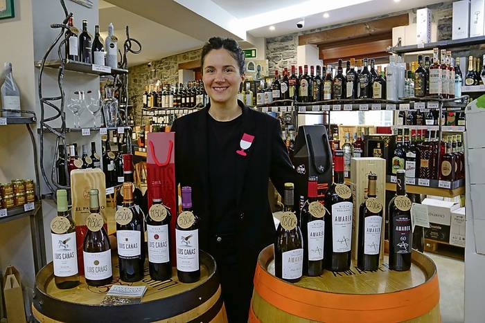 Ardoen erreferentziazko saltoki