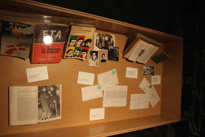 Oroimen beltzari, marra gorr 12 1616449996608