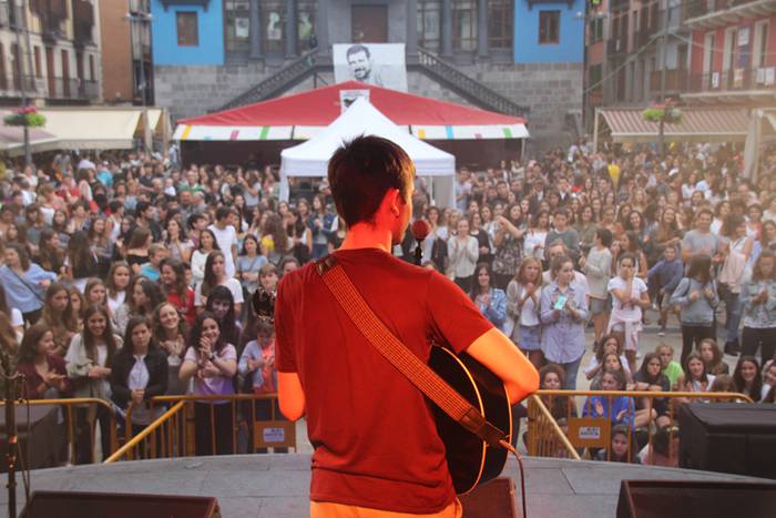 Momentu bereziaren zain 102 1498245944742