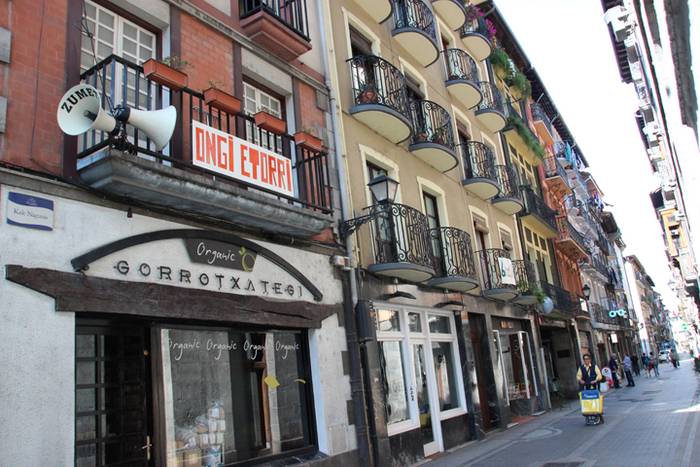 Plazara, eta Kale Nagusira 1 1475588695092