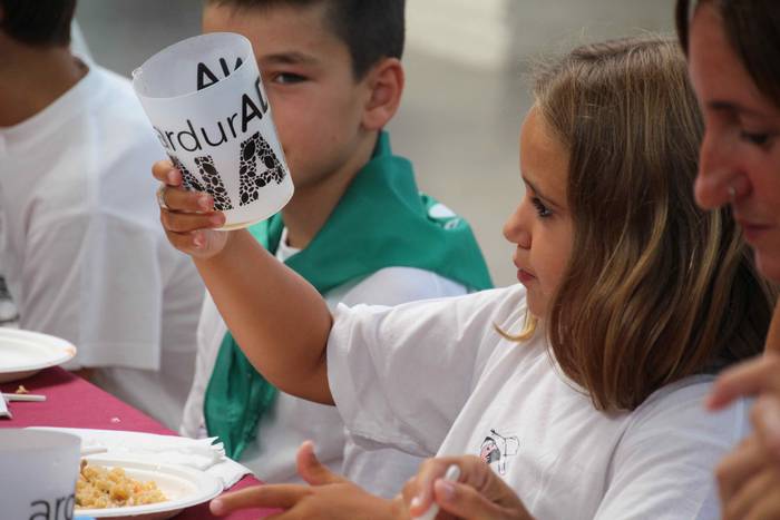 Lagunartean igarotzeko eguna 4 1534080398874