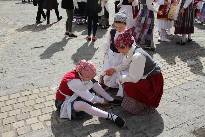 Haurrek alaitu dituzte kalea 7 1494677776219