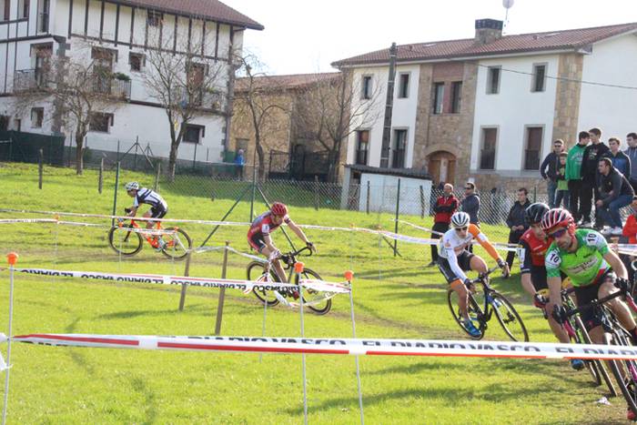 ASTEASUKO ZIKLO KROSA 2016 33 1481215133526