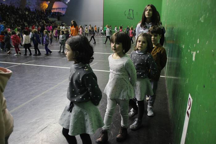 Oinkari Dantza Astea dantza gidatua 9 1479583244963