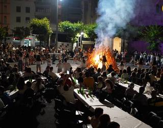 Eskualdean suaren inguruan elkartu dira