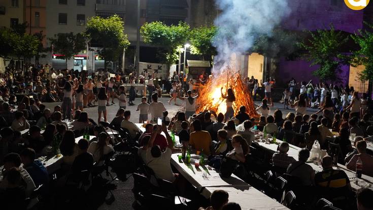 Eskualdean suaren inguruan elkartu dira