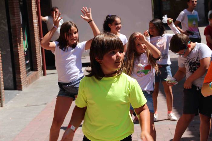 Tripa beteta, dantzan pasa d 77 1563205356365