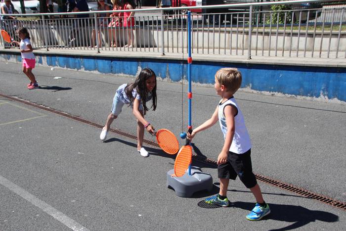 Haurrak jolasean, helduak jan eta edanean 34 1468672127188