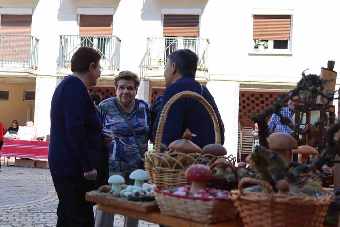 Artisau eta janari postuz be 15 1653821437146