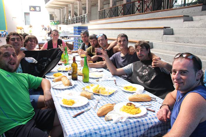 Lagunartean elkartzeko aitza 3 1503669061758