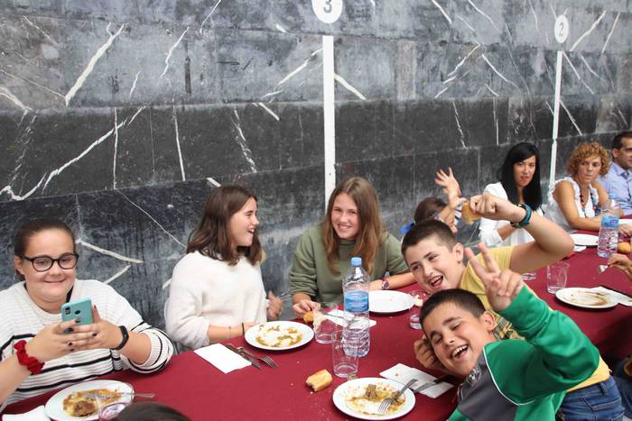 Frontoia bete da txekorra ja 54 1565532431724