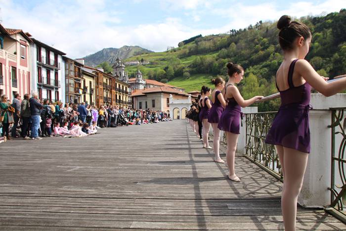 Barandari helduta dantzan 5 1523801263743