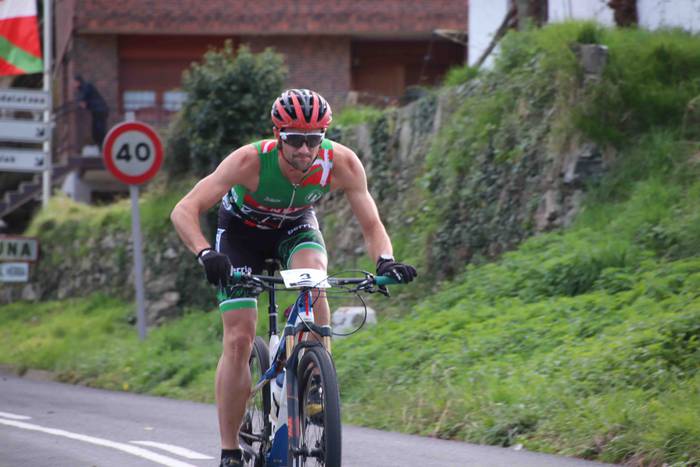 Alexander Ordeñana eta Zuriñ 50 1543079291942