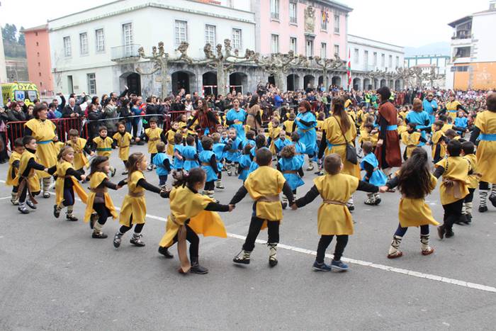 Villabona eskolak inauteriak 6 1487939296305