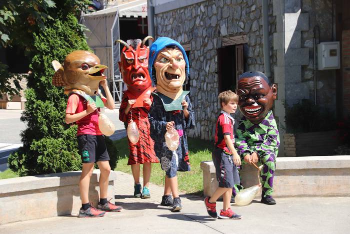 Txikiak buruhandiei ihesi ib 47 1566045851911