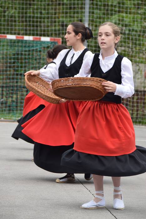 Ibarrako Dantzari Txiki Egun 60 1528547951438