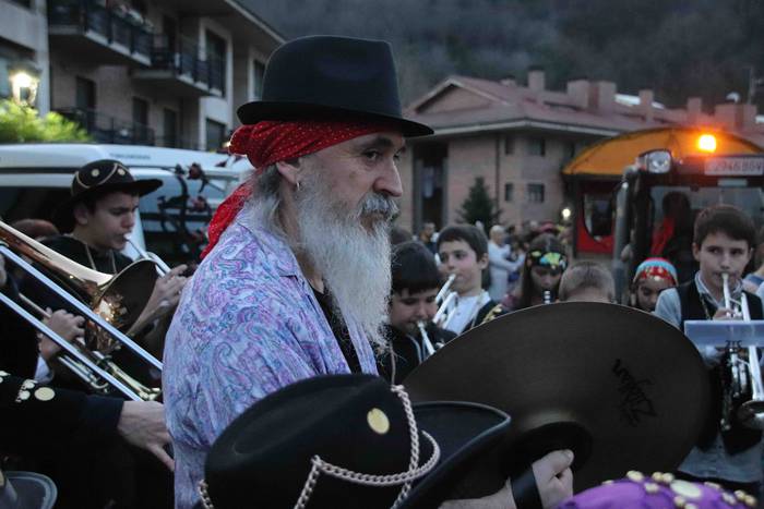 Hasi dira kaldereroak eskual 97 1550860544236