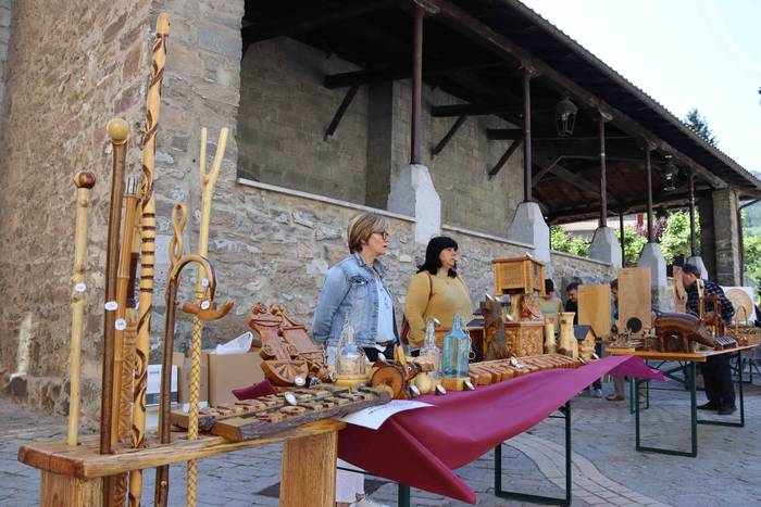 Artisau eta janari postuz be 5 1653821431745