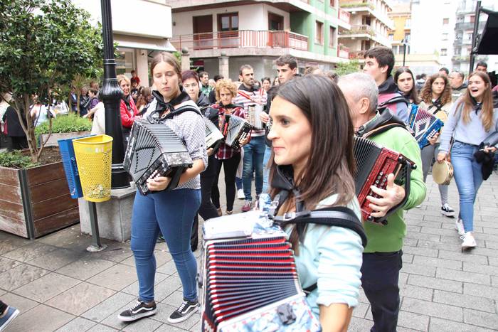 Hauspoa trikitiari 31 1570286799287