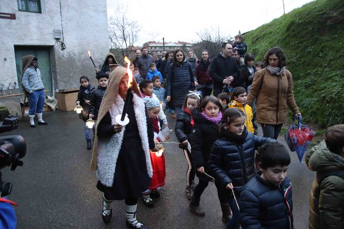 Olentzaroaren magian murgild 35 1577038516028