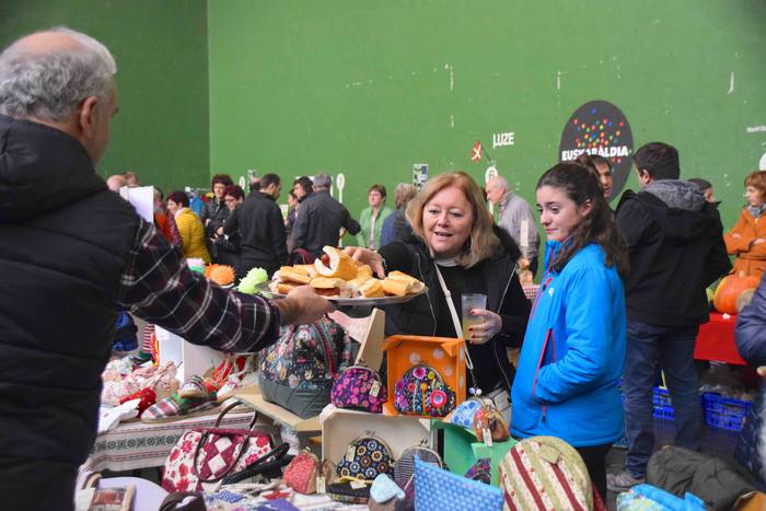 Altzoko azoka berezia 2018 olentzerotan jakin minez 8 1544358809594