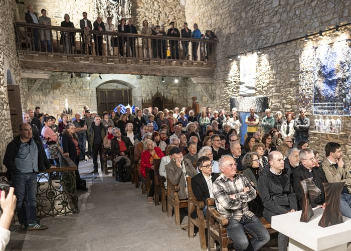 Sortzaileen lanak eta iraganeko argazkiak, protagonista