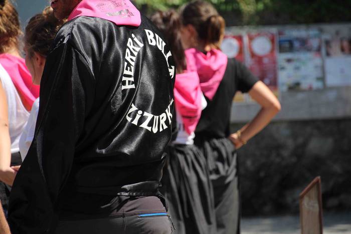 Suziriari aurrea hartu diote 27 1565791754754