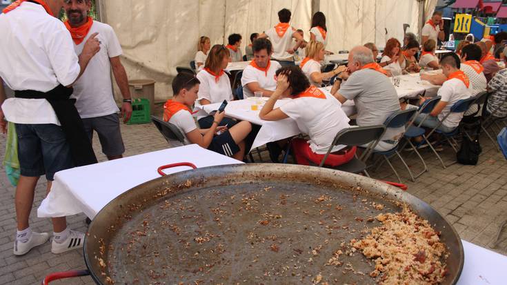 Paellaren inguruan elkartu dira alliritarrak