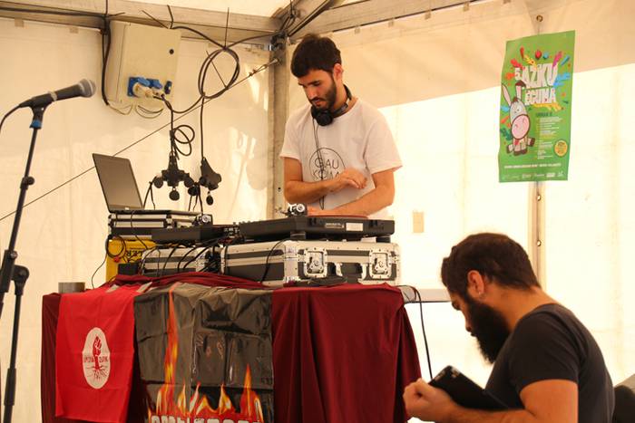 Azku Eguna bosgarrenez 26 1476544480324