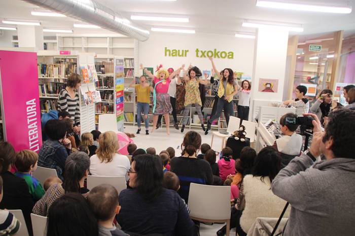 Aizan taldekoen ipuin kontak 1 1489840810243