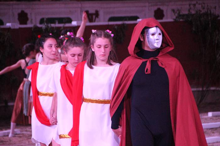 Minotauroaren labirintoa ema 18 1497258569449