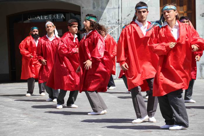 Axeri-dantza Aduna Jaiak 201 80 1534335035130