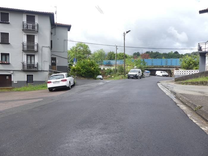 Otsabi auzoan asfaltatze lanak egin ditu udalak