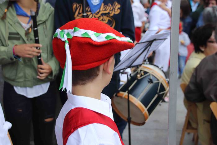 Dantzak, txistuak eta trikit 91 1565549125361