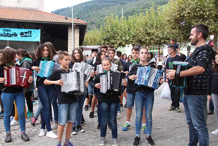 IRURAKO JAIAK 2017. TXUPINAZ 32 1506102263444