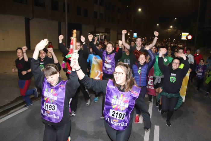 Orain, gaur eta hemen, dena  44 1555133868178