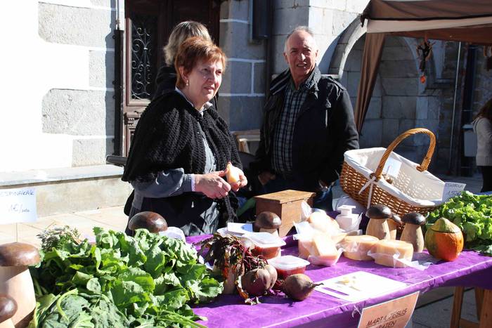 Azoka eguna ospatu dute Bera 12 1541345553273