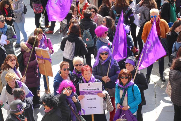 Egunerokorik ez, emakumerik  12 1520518240775