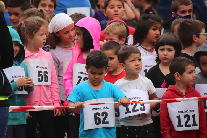 Asteasuko haurrek hasi dute  16 1530187943372