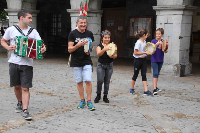 Alegia elkartasun eguna hasi 12 1570880643826