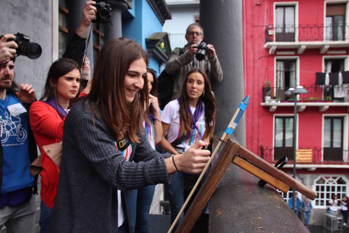 Egunari kolorea jarri diote  8 1529152425807