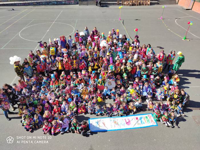 Txapel desfilea eguna alaitz 4 1582284719045