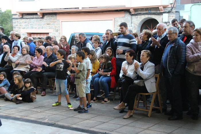 Erakustaldiz betetako arrats 67 1507490315989