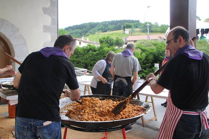 Ikaztegietako Eskola Txikiak Festa 28 1465744467010