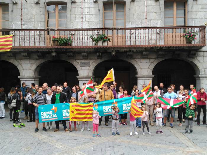 Kataluniako erreferendumaren 4 1506180704869