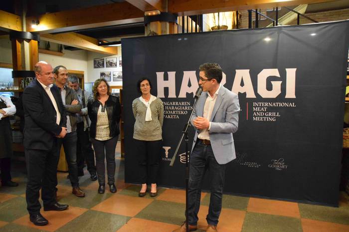 Hasi du HARAGIk bere festa T 6 1557428884637