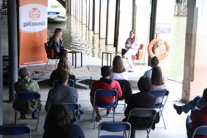 Kai Nakai, Sormenetik egitas 5 1622901327376