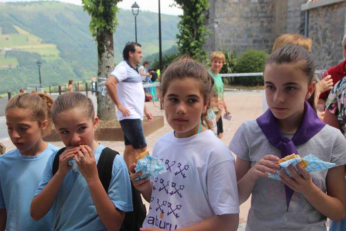 Aparrez busti dira Leaburun 38 1530444820435