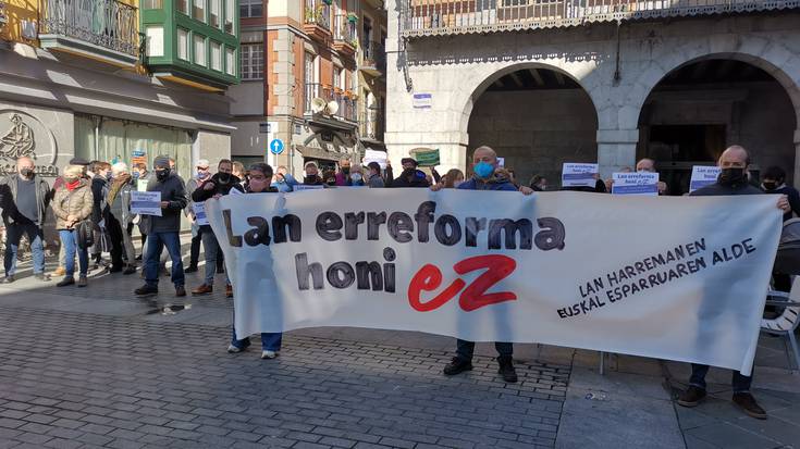 Lan harremanen euskal esparrua aldarrikatu dute