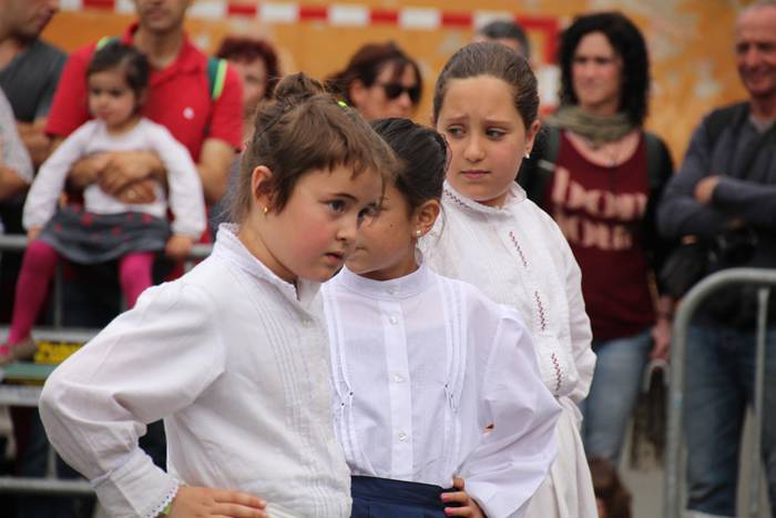 Dantzari txiki eguna Villabonan 11 1465749471203